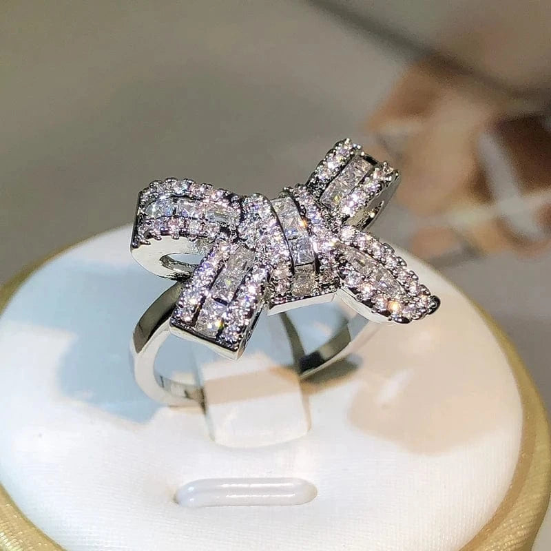 The Carat Cave 6 925 Silver Bow Knot Zircon Ring