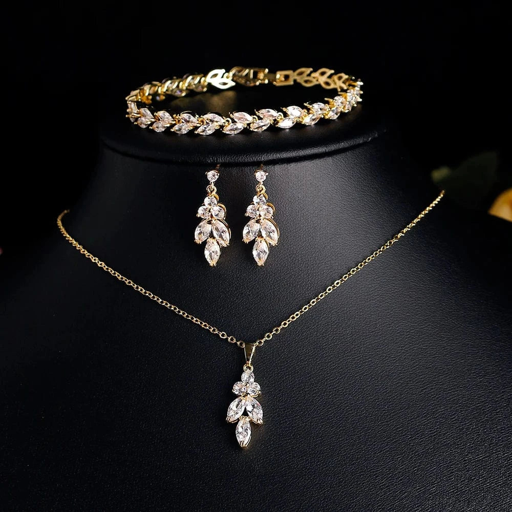 The Carat Cave 3 Piece Set Gold Classic Chain Luxury Bridal Jewellery Sets